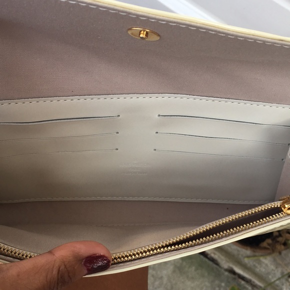 Authentic Louis Vuitton Pochette - Picture 10 of 16